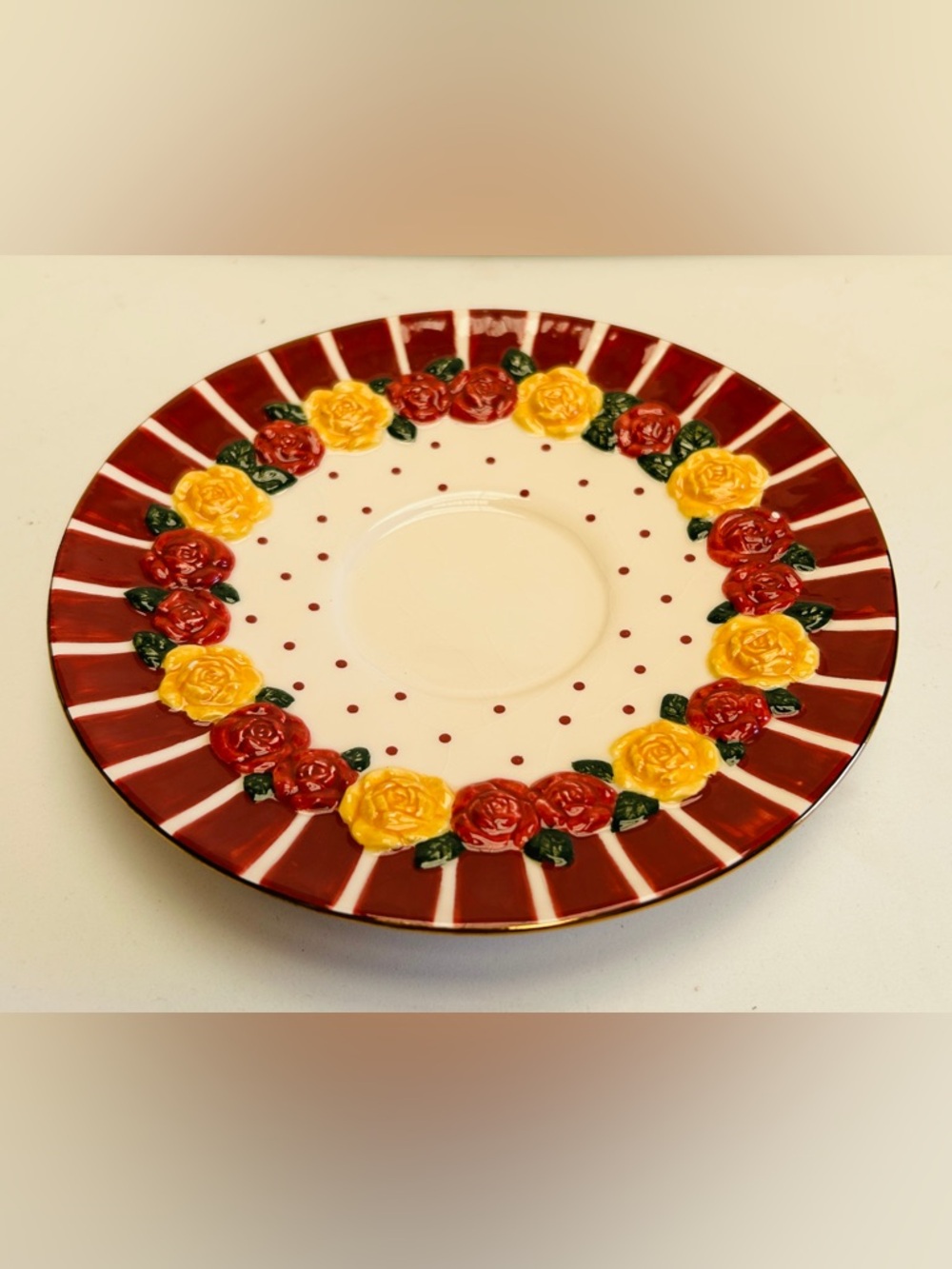 Vintage deco saucer. Sandy’s closet #18303